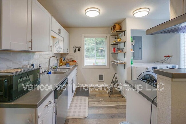 Building Photo - 1206 Grand Blvd