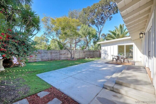 Building Photo - 1311 Crestridge Dr