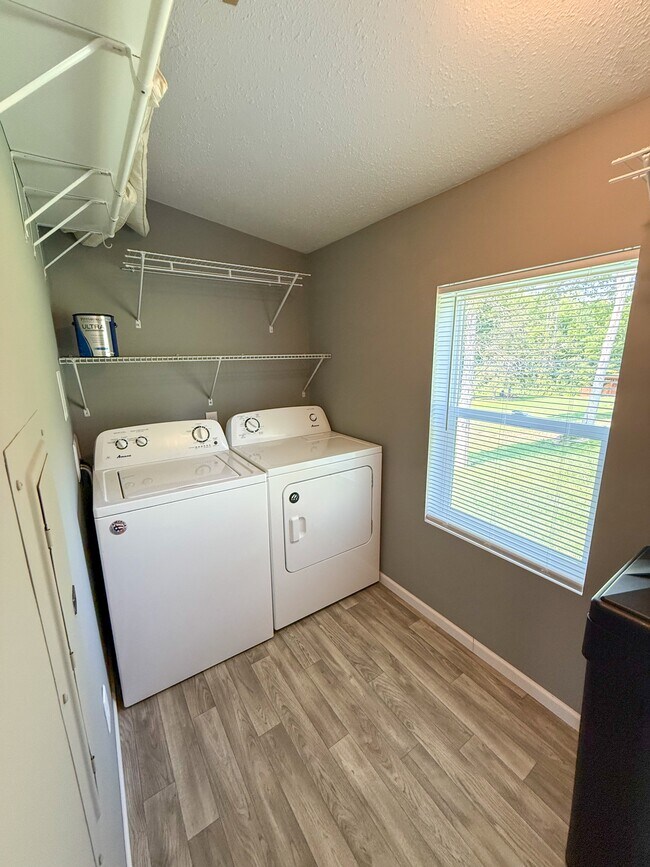 Building Photo - 5693 US-40