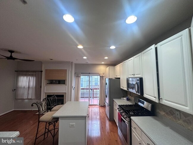 Building Photo - 6493 Powatan Knoll Ct