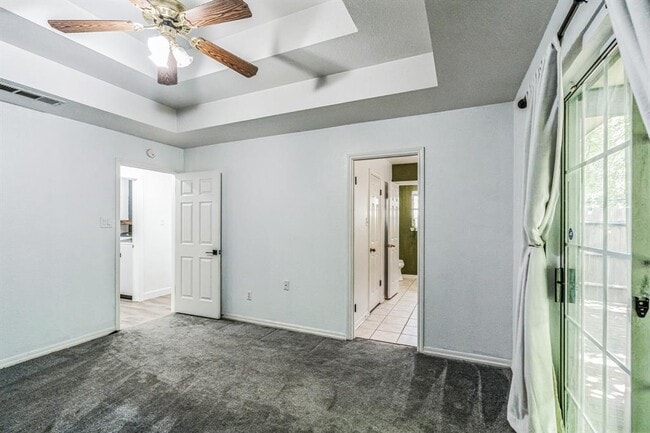 Building Photo - 409 Gina Dr