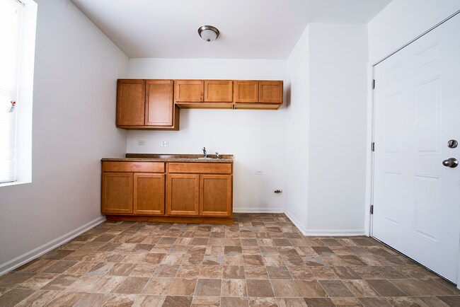 Building Photo - 6715 S Dorchester
