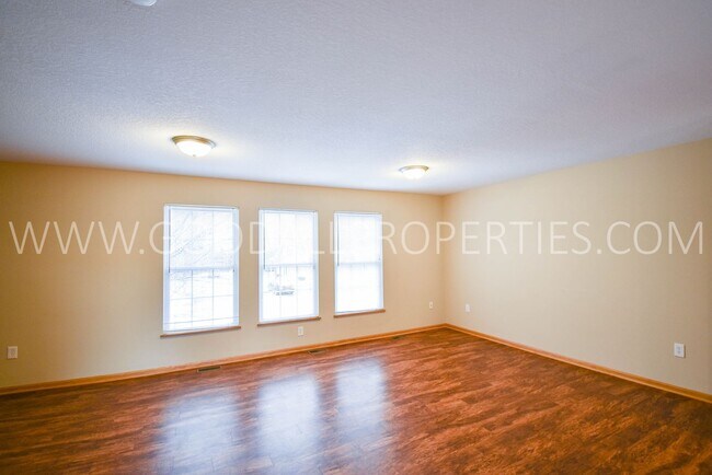 Building Photo - 15404 Townsend Ave