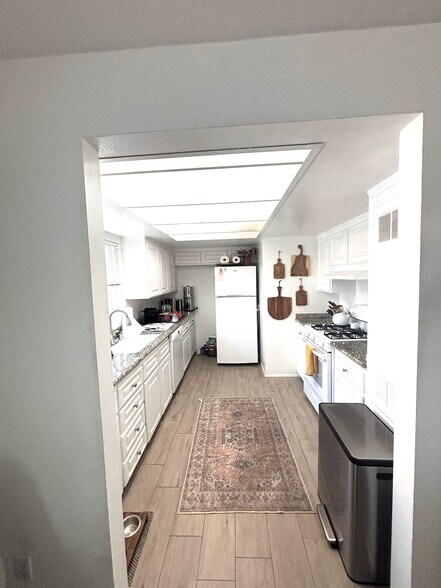 Building Photo - 501 18th St