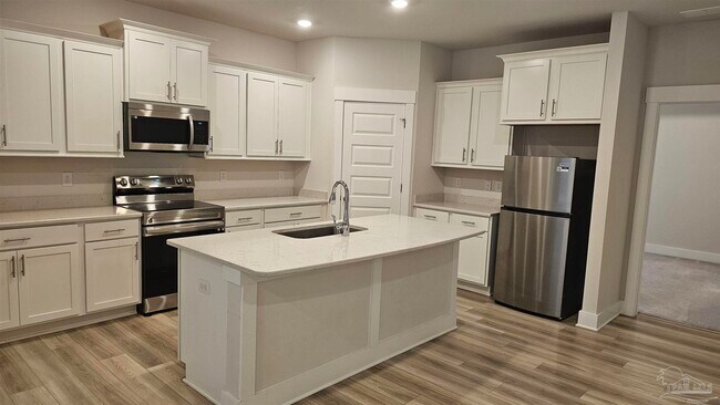Building Photo - 265 Camellia Dr