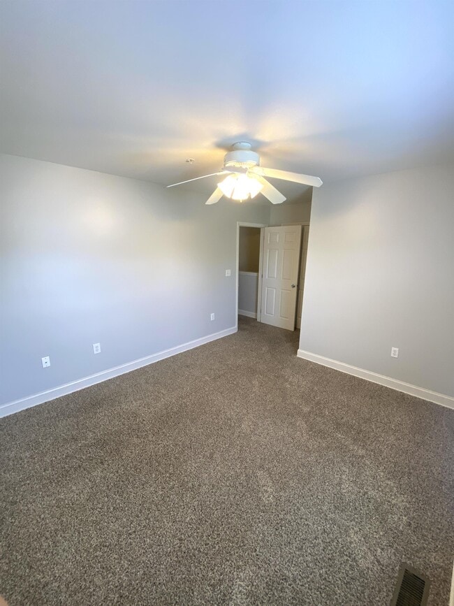 Building Photo - 4492 Great Oak Dr