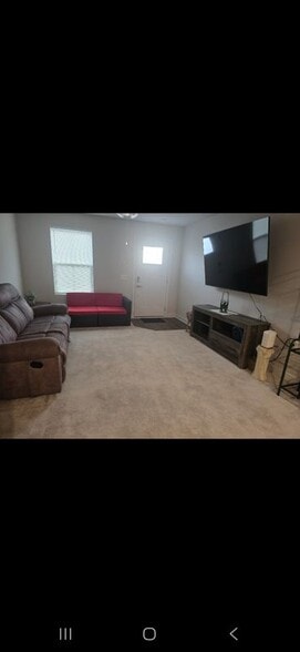 Building Photo - 99 Bibury St