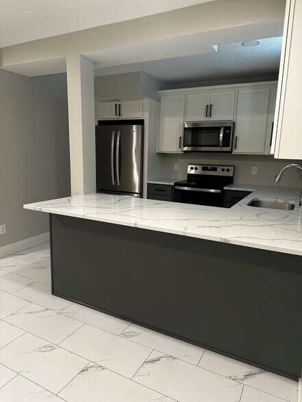 Building Photo - 3528 Bloomington Ave