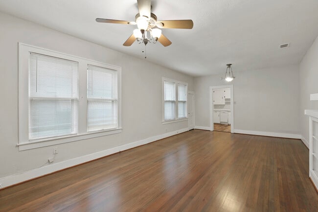 Building Photo - 5930 Velasco Ave