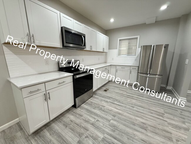 Building Photo - Stylishly Updated 3-Bedroom, 3-Bath Home –...