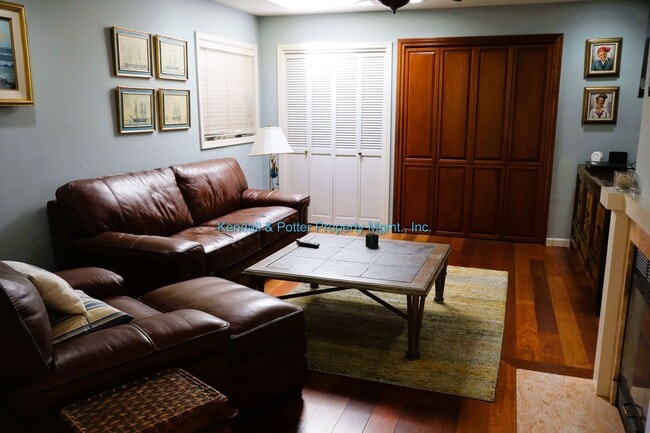 Building Photo - Furnished Yacht Harbor Retreat