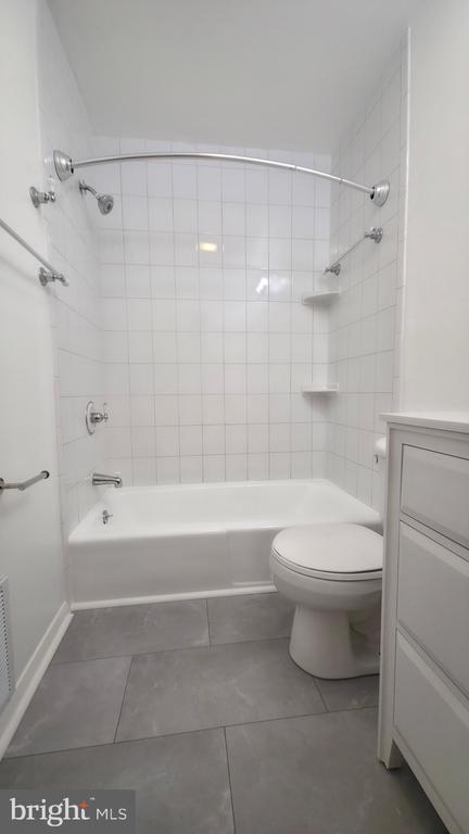 Building Photo - 10636 Montrose Ave