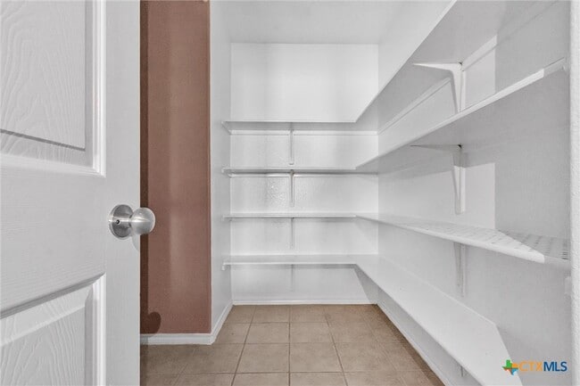 Building Photo - 200 Memory Ln