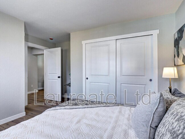 Building Photo - 3033 Leyden St