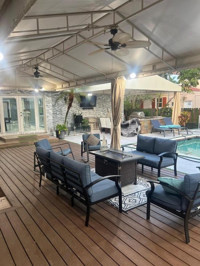 Building Photo - 1430 Polk St