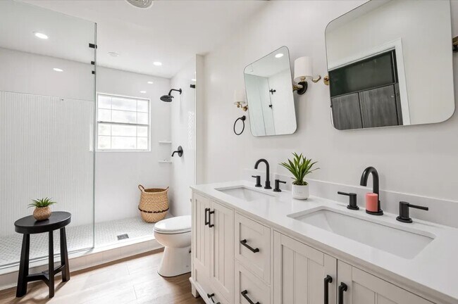 Building Photo - 52 Oyster Creek Ct