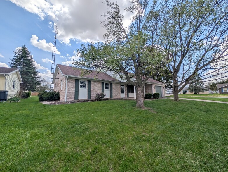 Building Photo - 1070 Westchester Ct