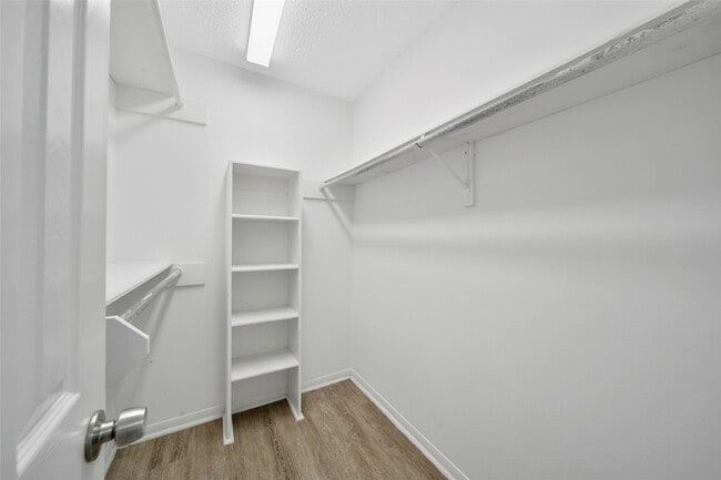 Building Photo - 9 W Lance Leaf Rd