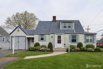 Building Photo - 2 Mohawk Dr