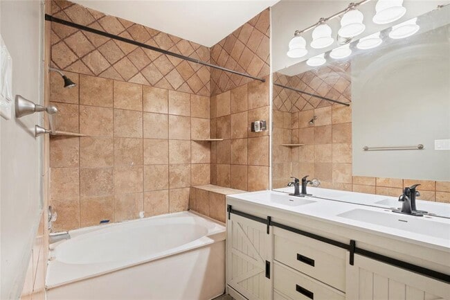 Building Photo - 16801 Gravesend Rd