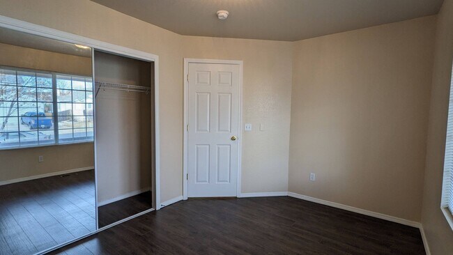 Building Photo - SPRINGS RANCH 3 BEDROOM/2 BATHROOM RANCH WITH FENCED YARD AND 2 CAR GARAGE!