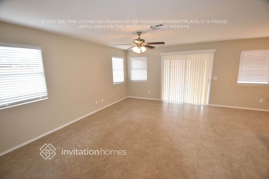 Building Photo - 3215 W Salter Dr