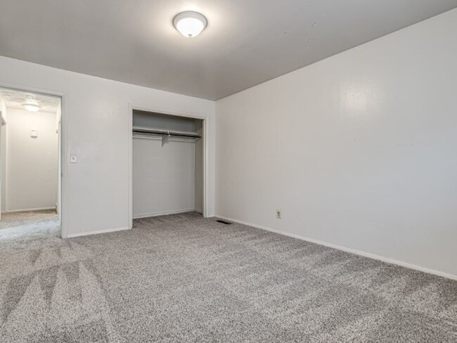 Building Photo - Updated in NE OKC for rent! Minutes to Bro...