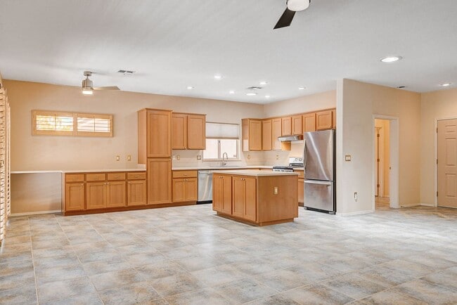 Building Photo - 55+ Age Restricted in Henderson - Zero Carpet