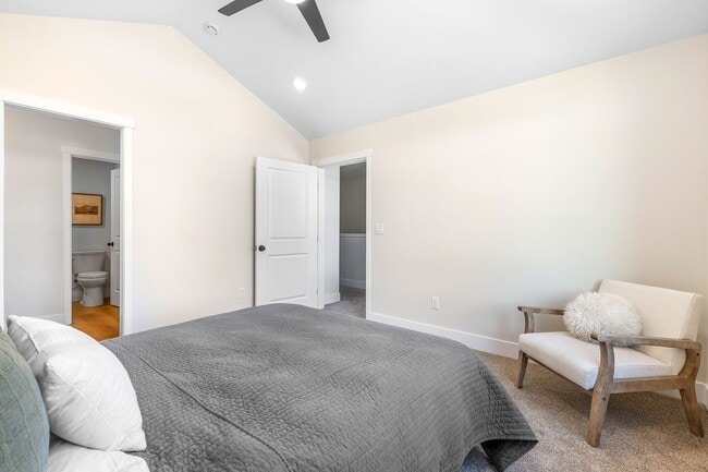 Building Photo - 605 N Rd 34