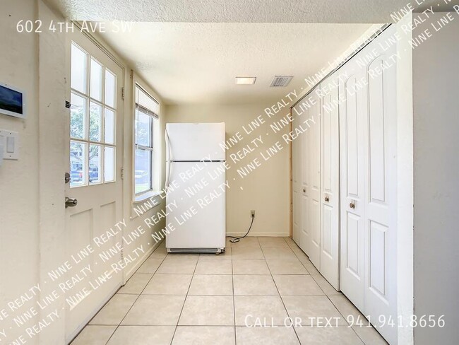 Building Photo - 602 4th Ave SW