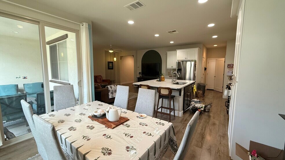 Cozy & cute - 27 Rogers Ln