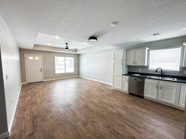 Building Photo - 1612 Green Valley Cir