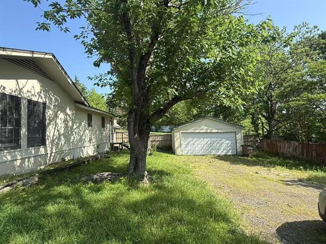 Building Photo - 8395 Sunrise Dr