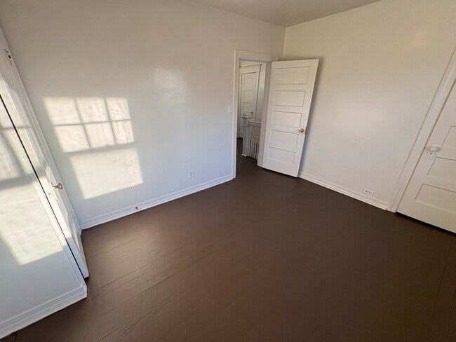 Building Photo - Charming 3-bedroom home located in the heart of Dayton