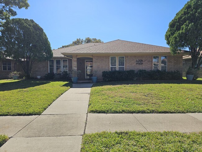 Primary Photo - 1126 Mayapple Dr