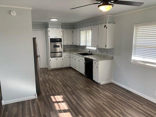 Building Photo - 5214 S Delaware Pl