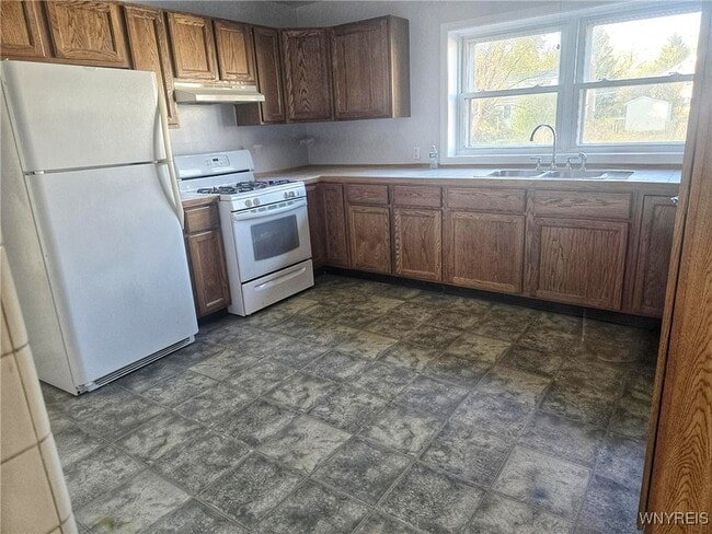 Building Photo - 190 Clover Pl