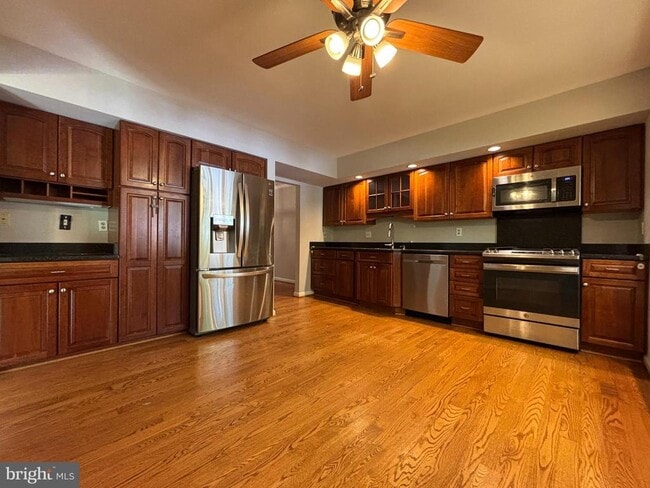 Building Photo - 412 Five Farms Ln