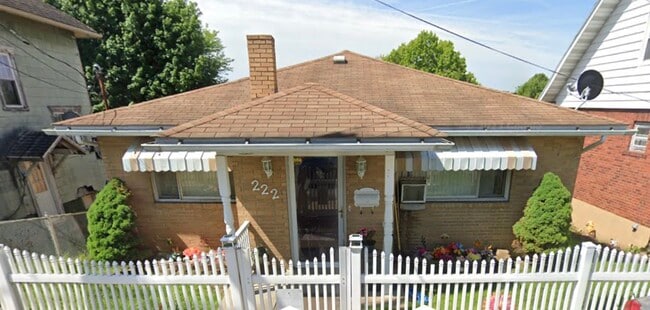 Primary Photo - 222 Lenox St