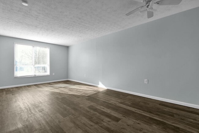 Building Photo - 2 Bedroom Apartment