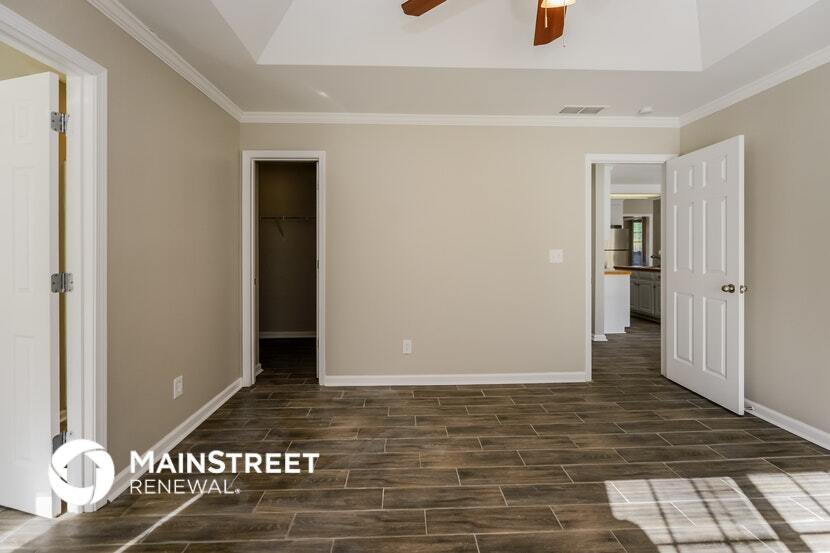 Building Photo - 1604 Madison Dr