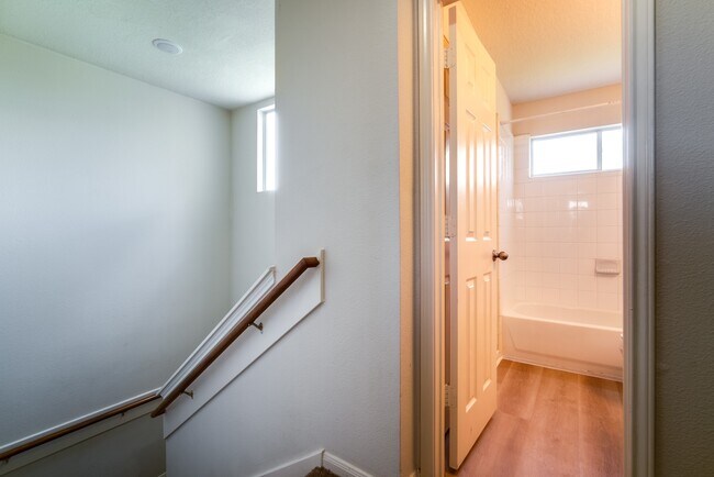Building Photo - 6702 Albion Cresent Dr
