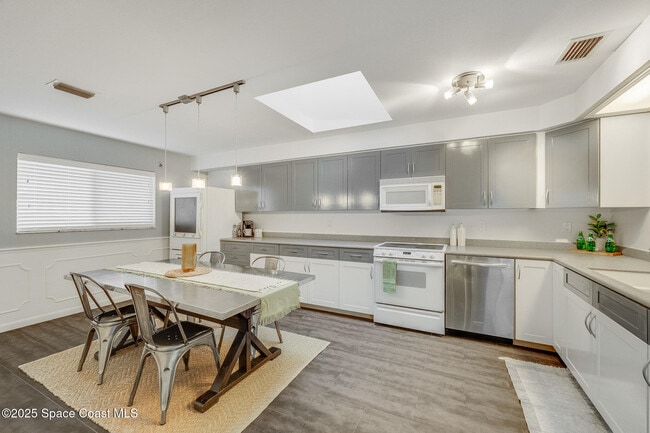 Building Photo - 3319 Kirkland Rd NE