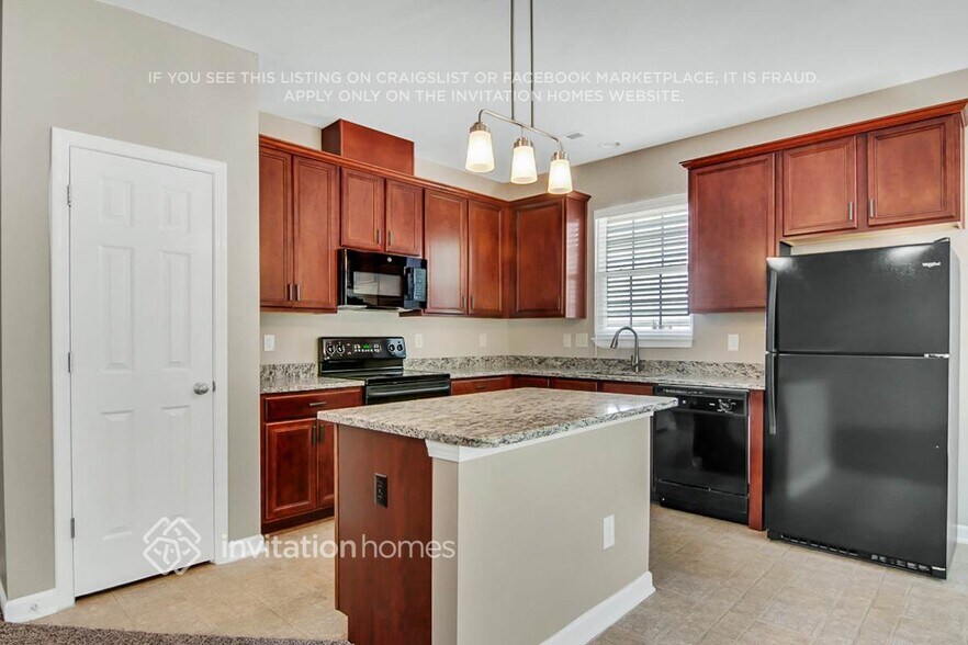 Building Photo - 635 Ashbrittle Dr
