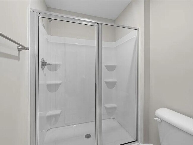 Building Photo - 1042 Linsmore Ave