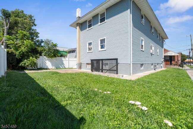 Building Photo - 1134 Rivington St