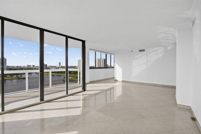 Building Photo - 20185 E Country Club Dr