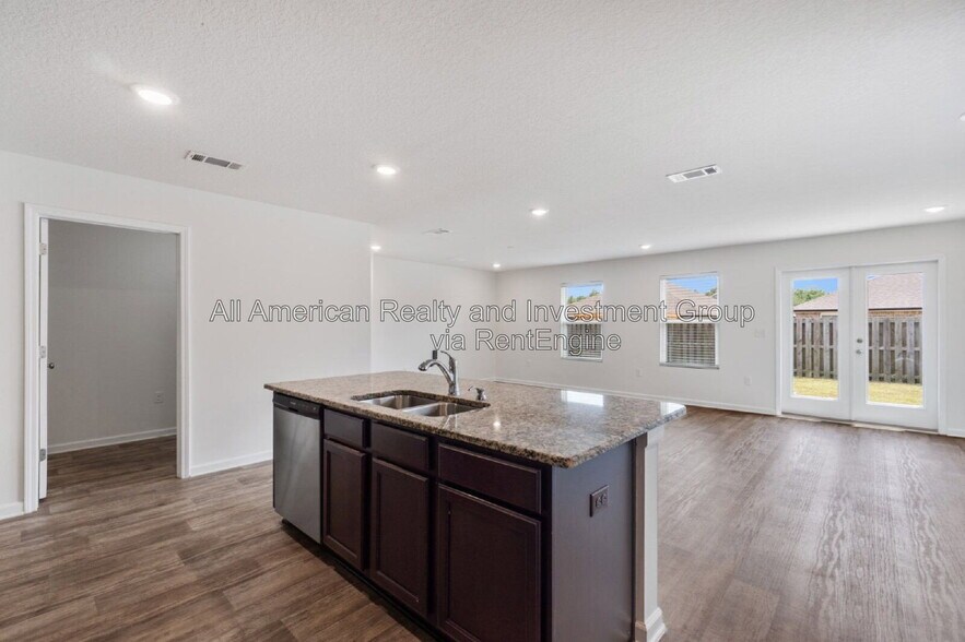 Building Photo - 921 Merganser Way