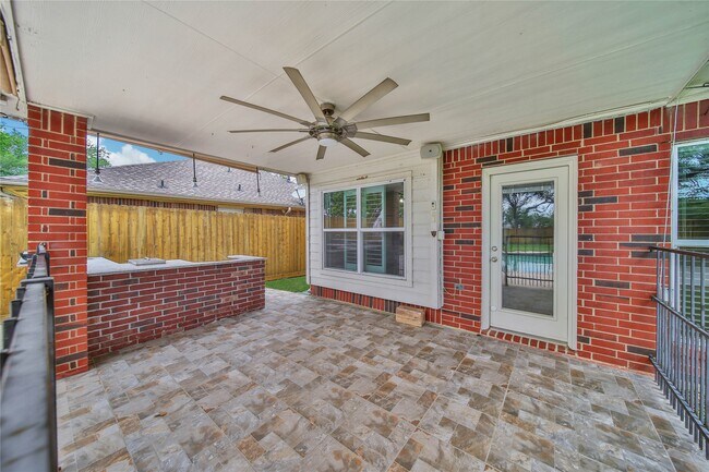 Building Photo - 16731 Creek Trail