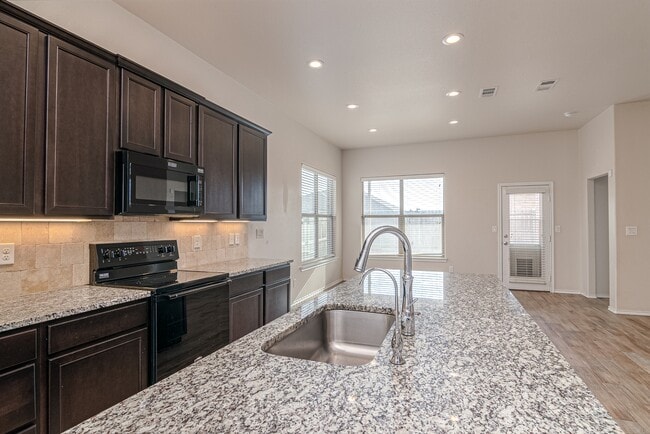 Building Photo - 6719 Yellow Rose Ct